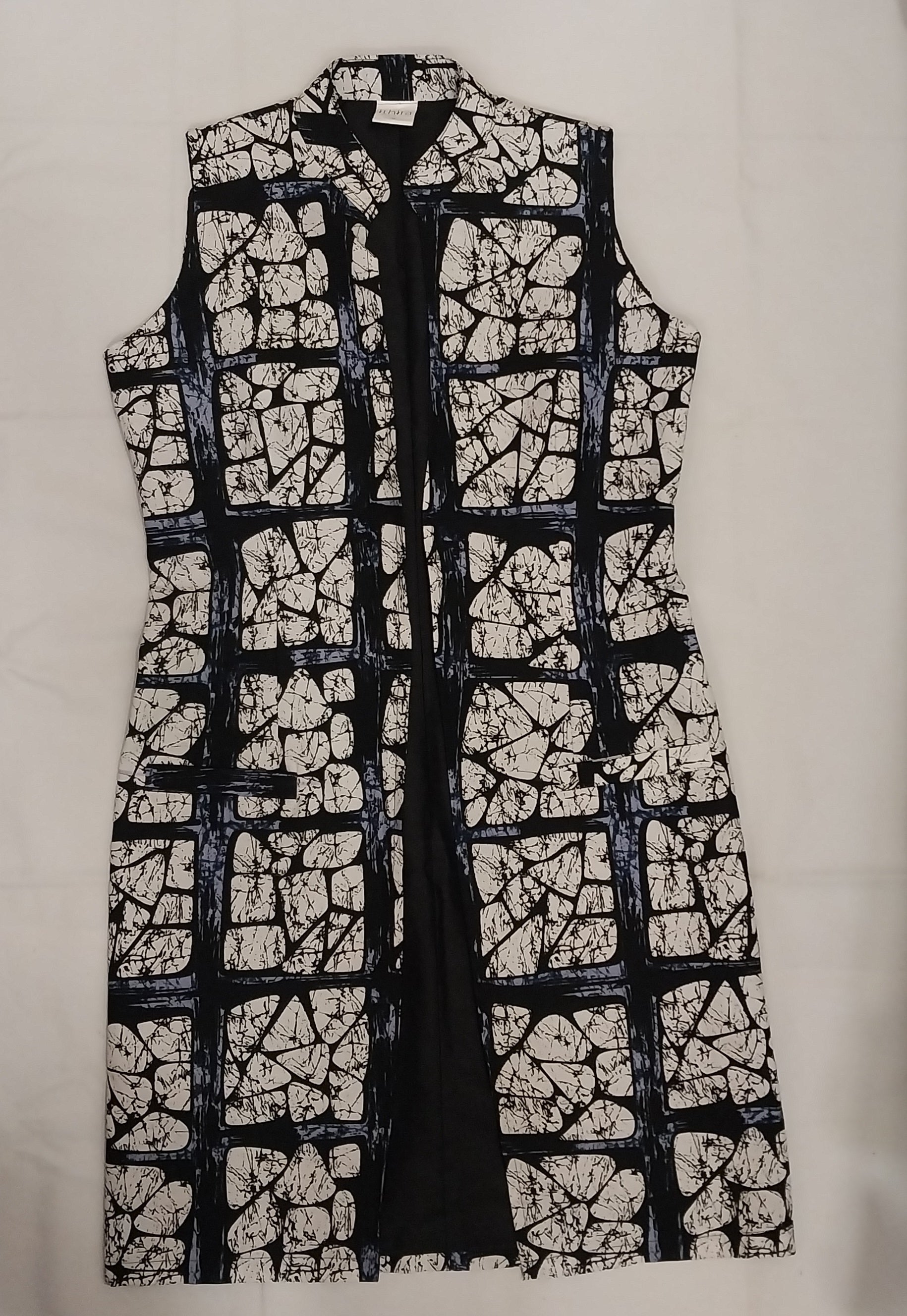 Black & White Sleeveless Kitenge Kimono - Knee-Length African Print Layering Piece